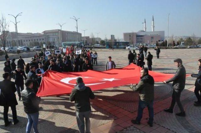 Üniversitede Terörü Protesto Yürüyüşü