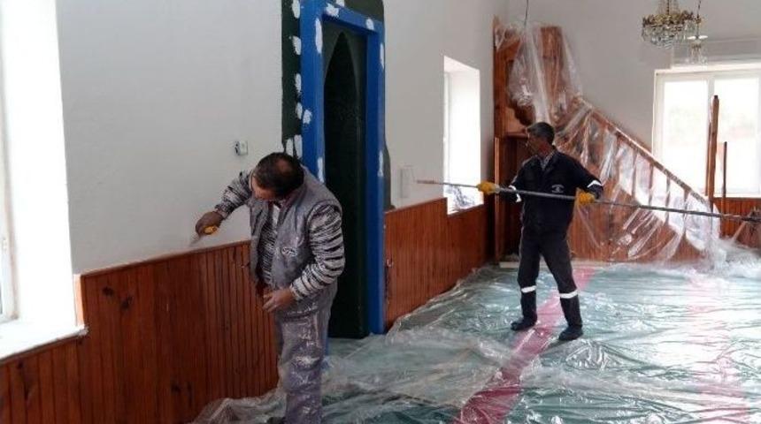 Erdemli&rsquo;de Cami Ve Okullar Bakımdan Ge&ccedil;iriliyor