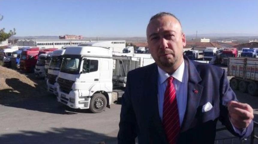 Chp'li Yalım: Kamyoncunun Elinde Sadece Direksiyon Kaldı