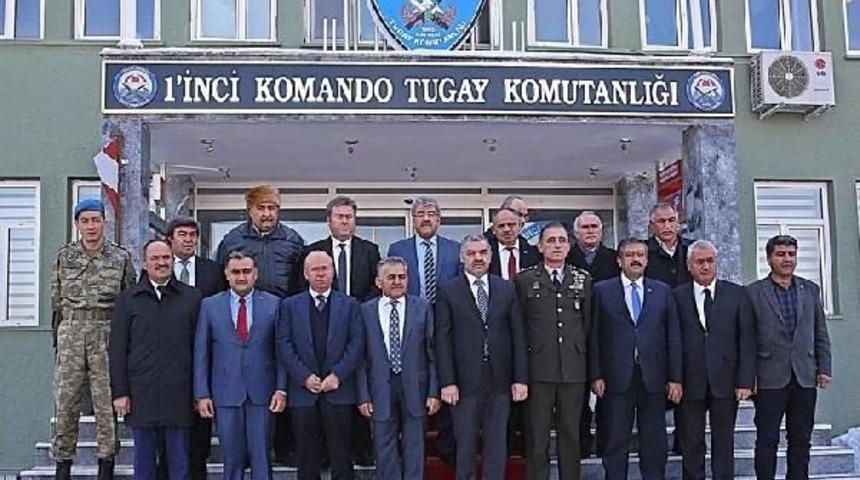 Belediye Başkanlarından Komando Tugayı'na Taziye Ziyareti
