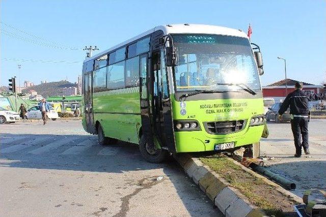 Kamyon, Yolcu Otob&uuml;s&uuml;ne &Ccedil;arptı 1