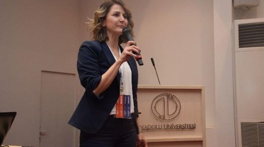 &Ouml;ğrenciler "interaktif İnsan Kaynakları Semineri"nde Sekt&ouml;rle Buluştu