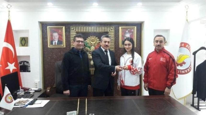 T&uuml;rkiye İkincisine &Ccedil;eyrek Altın