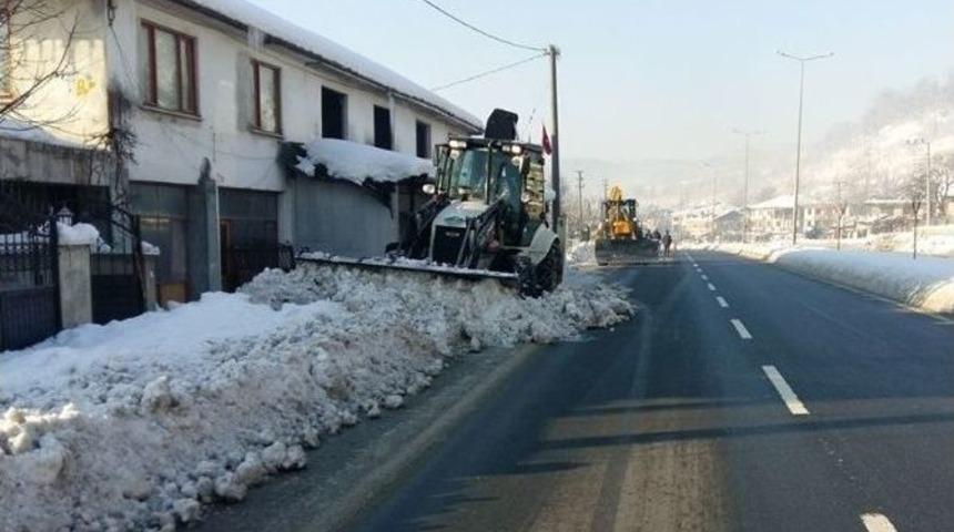 Boğazi&ccedil;i Belediyesinden Kar Temizliği