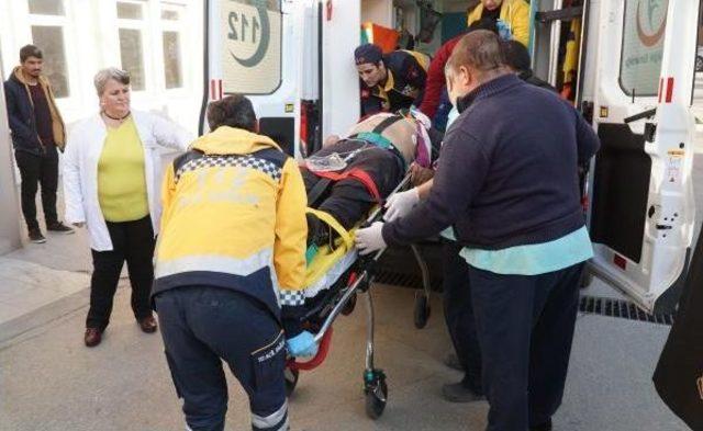 Keşan&rsquo;Da Yolcu Minib&uuml;s&uuml;yle Kamyonet &Ccedil;arpıştı: 8 Yaralı 3