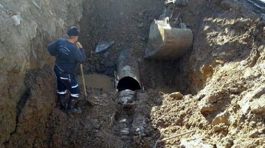 Bitez'de I&ccedil;me Suyu Hattı Patladı