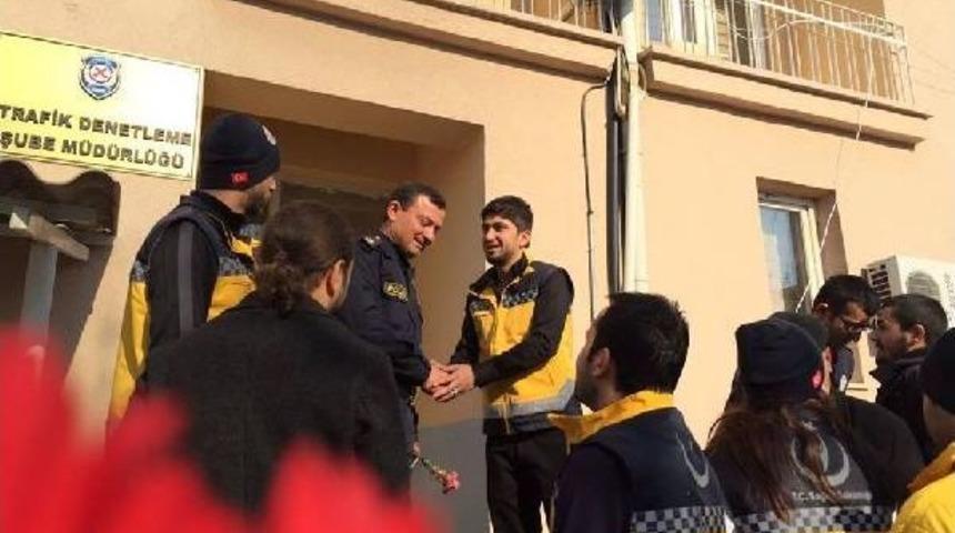 Malatya'da Sağlık&ccedil;ılardan Polislere Destek Ziyareti