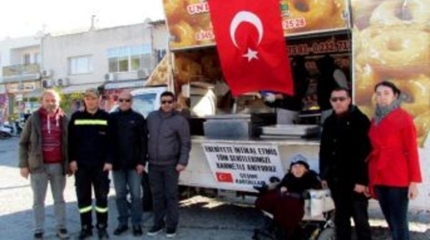 &Ccedil;eşme Kartalları Şehitler İ&ccedil;in Lokma D&ouml;kt&uuml;rd&uuml;