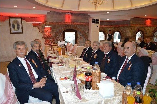 Çorum Valiliği’nden Şehit Aileleri Ve Gazilere Yemek