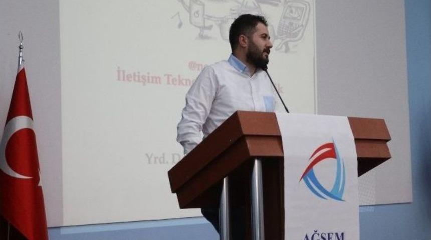 Ağrı’da ‘iletişim Teknolojileri Ve Gençlik’ Konferansı