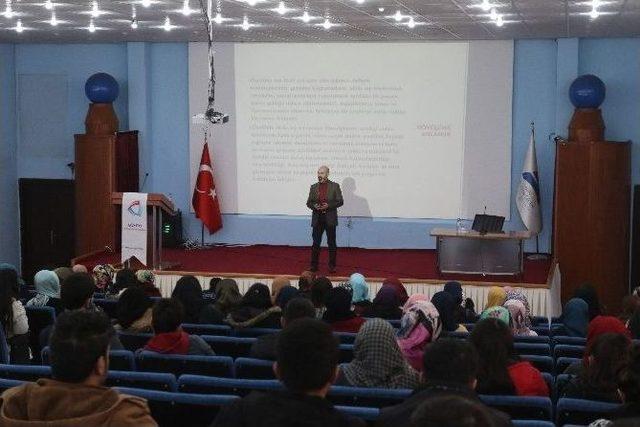 Ağrı’da ‘iletişim Teknolojileri Ve Gençlik’ Konferansı