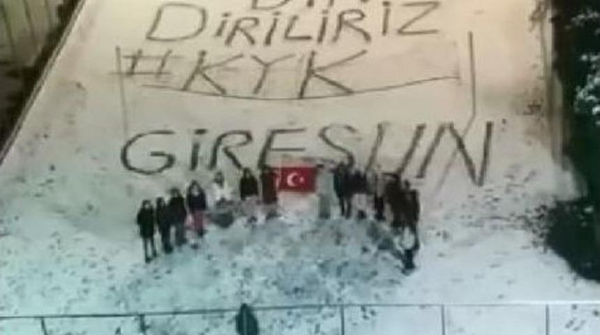 Giresun'da Kız &Ouml;ğrencilerden Ter&ouml;re Tepki Eylemi