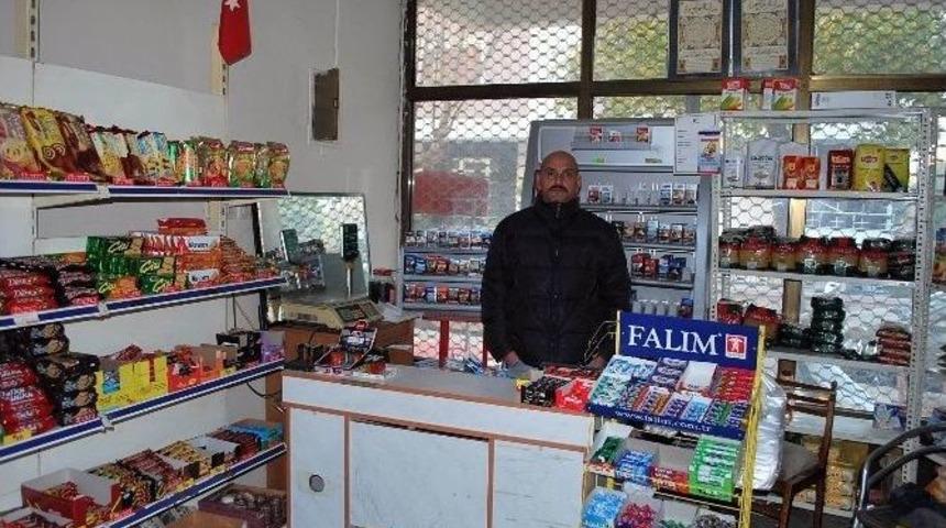 Manisa&rsquo;da Marketten Hırsızlık