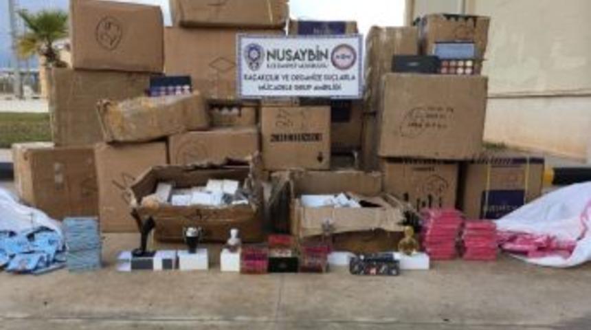 Nusaybin&rsquo;de Ka&ccedil;ak Kozmetik Malzemeleri Ele Ge&ccedil;irildi