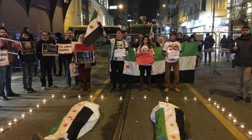 Rusya&rsquo;nın İstanbul Başkonsolosluğunda &rsquo;sessiz&rsquo; Protesto