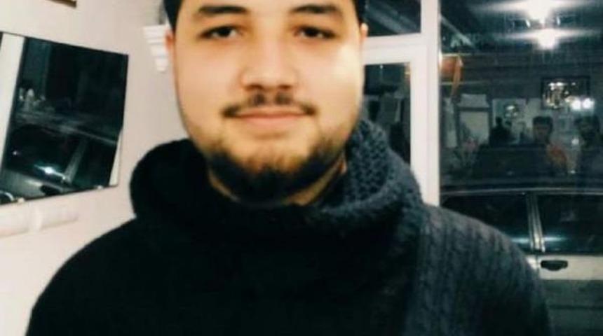 Anten Tamiri I&ccedil;in &Ccedil;ıktığı &Ccedil;atı Katından D&uuml;ş&uuml;p &Ouml;ld&uuml;