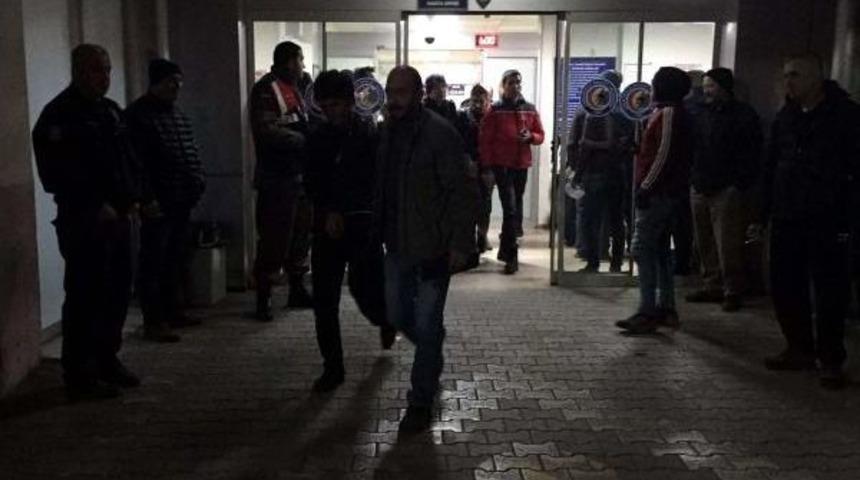 Afgan Gen&ccedil;ler Iki Arkadaşlarını Gasp Ettiler