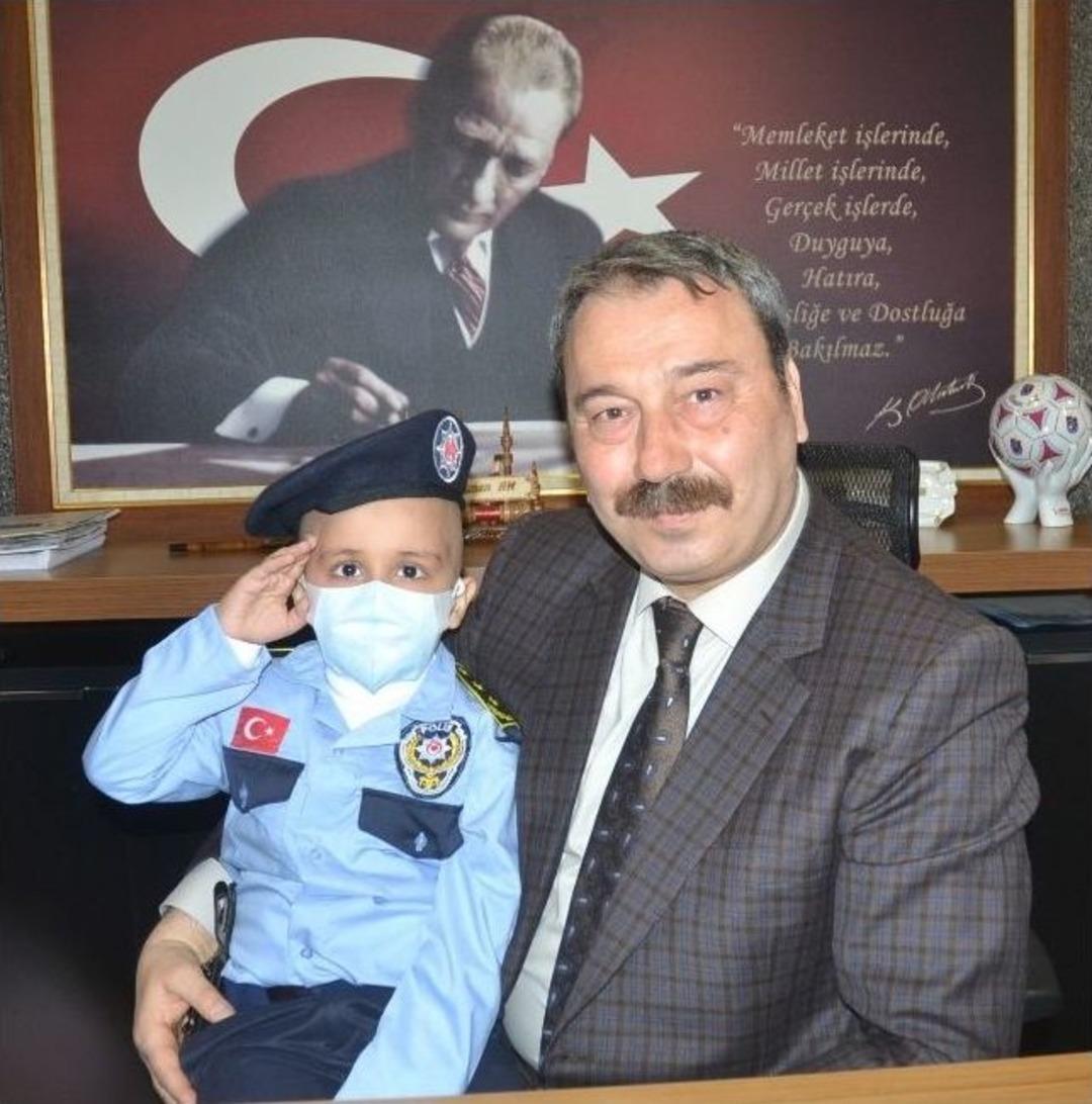 L&ouml;semili Minik Ziya&rsquo;nın Polislik Hayali Ger&ccedil;ek Oldu