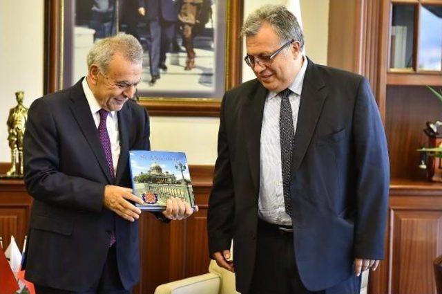 Kocaoğlu, Karlov'un Ziyaret Fotoğrafını Paylaştı