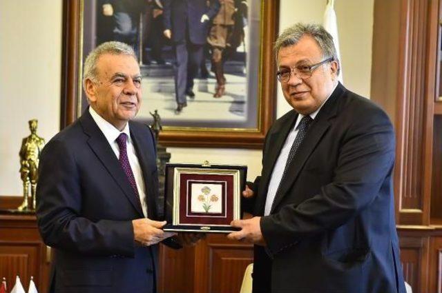 Kocaoğlu, Karlov'un Ziyaret Fotoğrafını Paylaştı