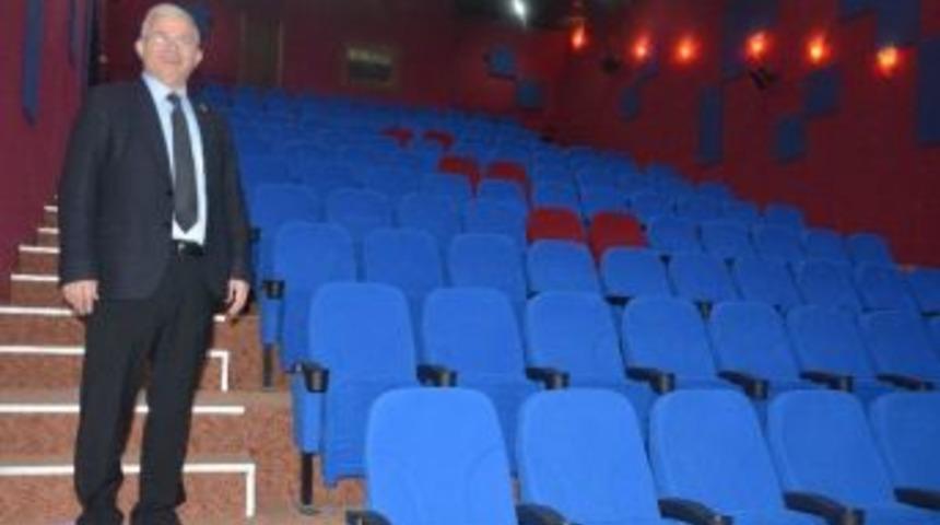 Torbalı&rsquo;ya Dev Sinema Salonu