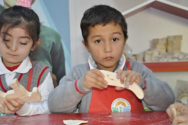 Tuzla'daki Ilkokul Öğrencileri Oyuncak Atölyesinde Halepli Çocuklar Için Oyuncak Yaptı