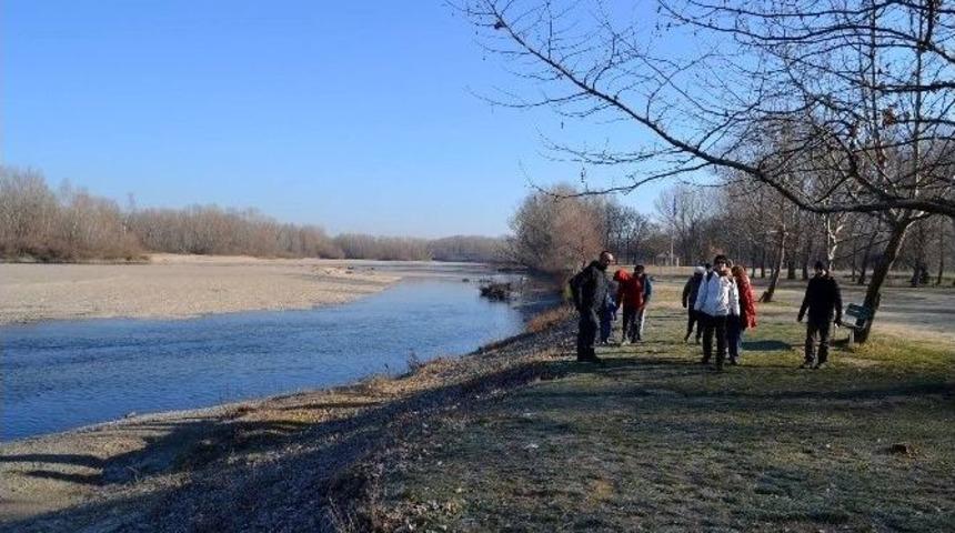 Edosk&lsquo;tan Arda Nehri Kıyısında Y&uuml;r&uuml;y&uuml;ş