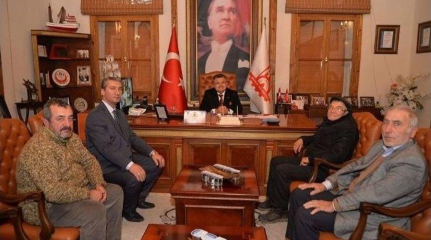 Sarmaşıklılar Derneği &Uuml;yelerinden Başkan Yağcı&rsquo;ya Ziyaret