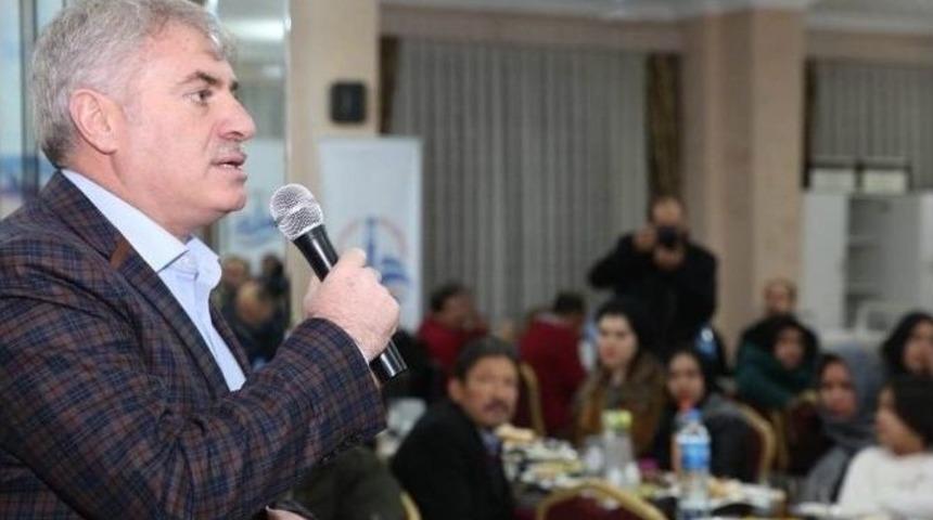 Uluslararası G&ouml;&ccedil;menler G&uuml;n&uuml; Onuruna Yemek Verildi