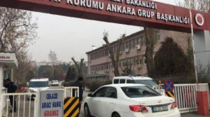 Rusya B&uuml;y&uuml;kel&ccedil;iliği Yetkilileri, Adli Tıp Kurumu'nda (1)