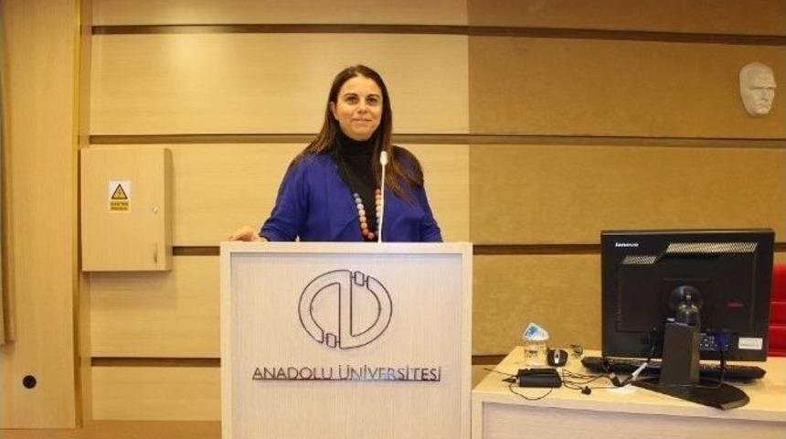 Mimarlık Fak&uuml;ltesi&rsquo;nde "evin H&acirc;lleri" Konuşuldu