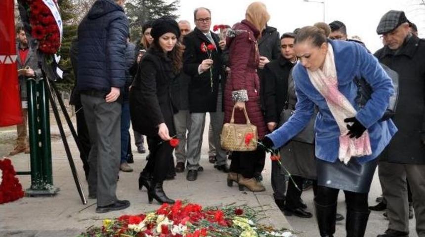 Ag&uuml;'l&uuml; Akademisyenler, 'şehitler Durağı'nı Ziyaret Etti