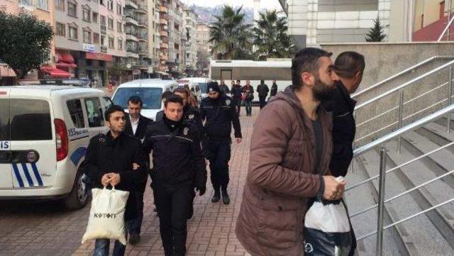 Kocaeli'de Fetö Şüphelisi 11 Polis Ve Öğretmen Adliyede