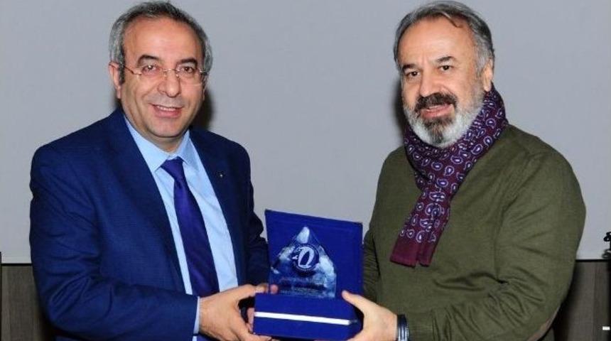 Kurucu Dekan Eskitaş&ccedil;ıoğlu&rsquo;na Veda Yemeği