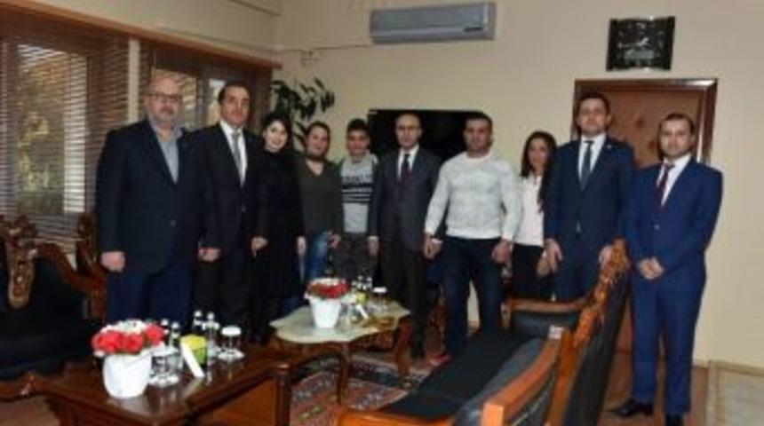 Vali Demirtaş: "dili, Dini, Irkı Ne Olursa Olsun G&ouml;&ccedil;menlere Sahip &Ccedil;ıkacağız"