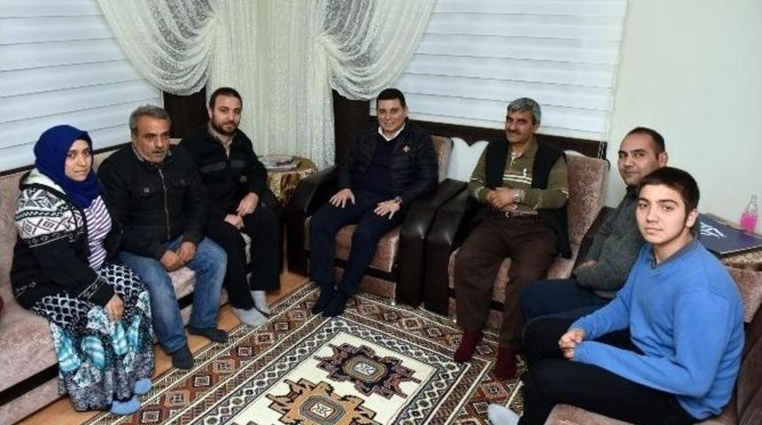 Başkan T&uuml;t&uuml;nc&uuml;&rsquo;den Ev Ziyaretleri