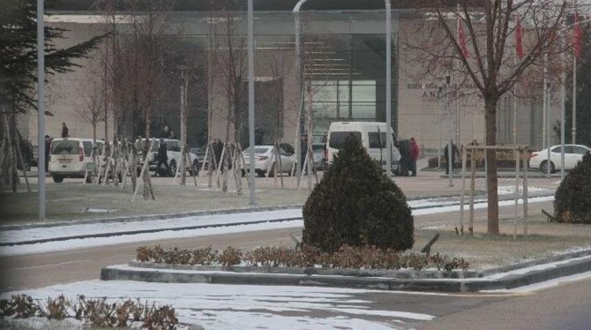 B&uuml;y&uuml;kel&ccedil;i Karlov&rsquo;un &Ouml;ld&uuml;r&uuml;lmesi İle İlgili Rus Heyeti Ankara&rsquo;da