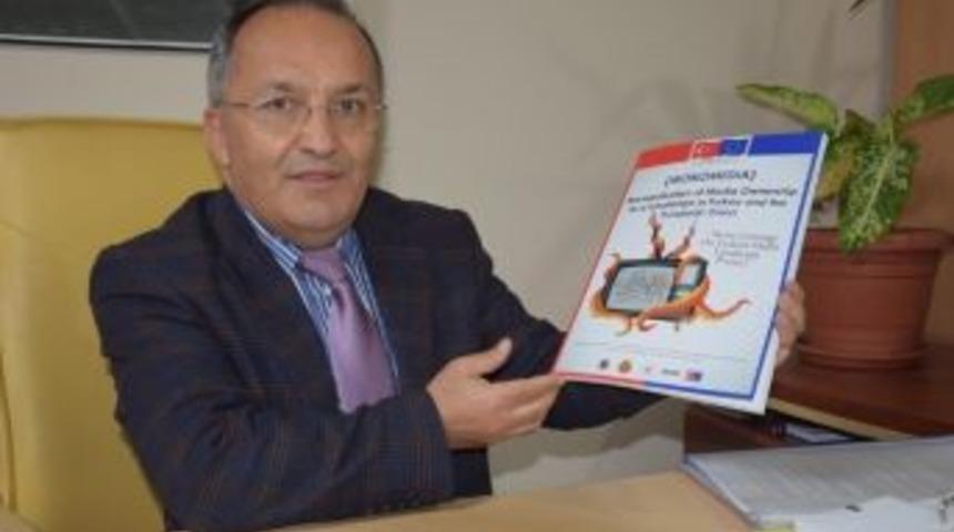 T&uuml;rk Gazeteci Almanya&rsquo;da G&ouml;zaltına Alındı