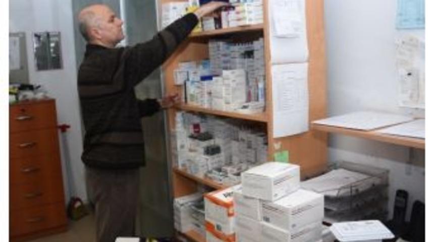 Belediye İhtiya&ccedil; Sahiplerine Ayda &Uuml;&ccedil; Bin İla&ccedil; Veriyor