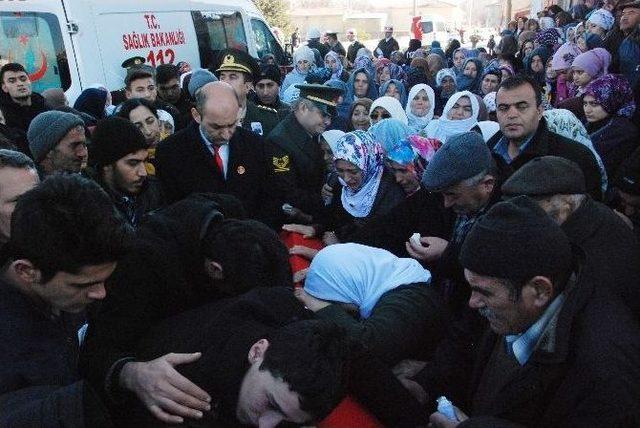 El Bab Şehidine Helallik De Gözyaşları Sel Oldu