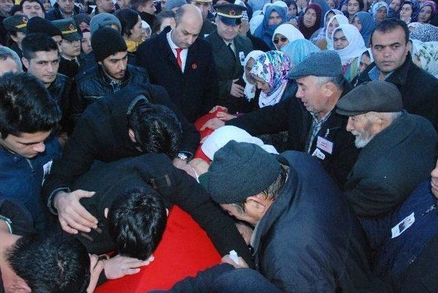 El Bab Şehidine Helallik De Gözyaşları Sel Oldu