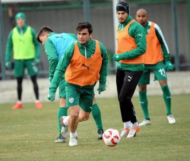 Bursaspor Ara Vermeden Kupa Hazırlığına Başladı