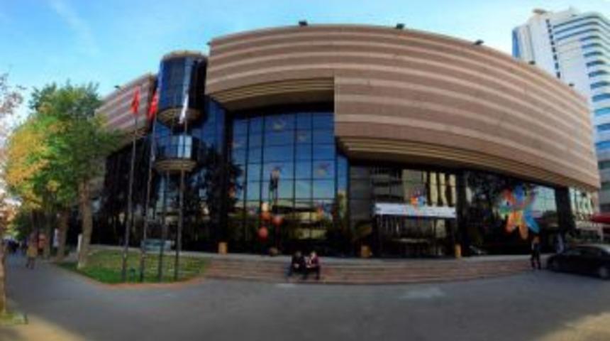 B&uuml;y&uuml;kel&ccedil;i Karlov'un Adı &Ccedil;sm'de Yaşayacak