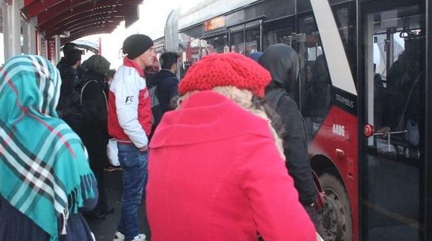 Kızlar Pembe, Erkekler Mavi Tramb&uuml;s İstiyor