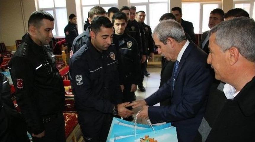 Demirkol&rsquo;dan &Ccedil;evik Kuvvet Polislerine Moral Ziyareti
