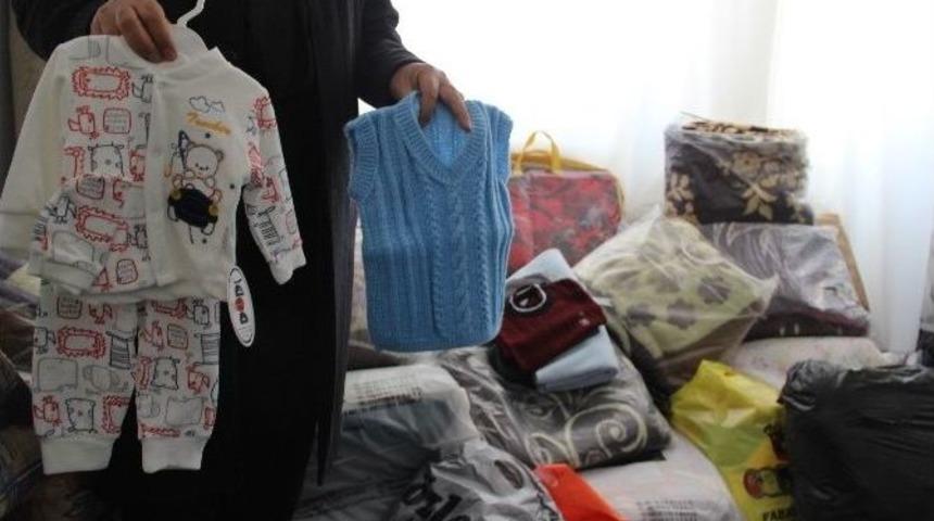 Cami İmamı Ve Cemaatinden Duygulandıran Destek