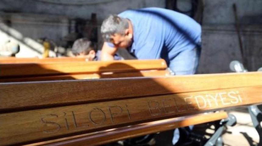 İstanbul B&uuml;y&uuml;kşehir Belediyesi'nden Silopi&rsquo;Ye Oturma Bankı