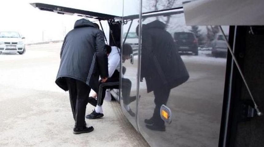 Beşiktaş Bolu'da Geldi Tolga Zengin Bağajda Uyudu