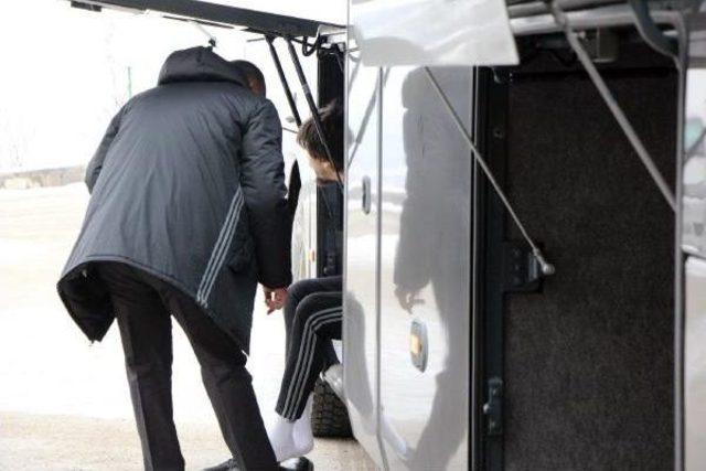 Beşiktaş Bolu'da Geldi Tolga Zengin Bağajda Uyudu