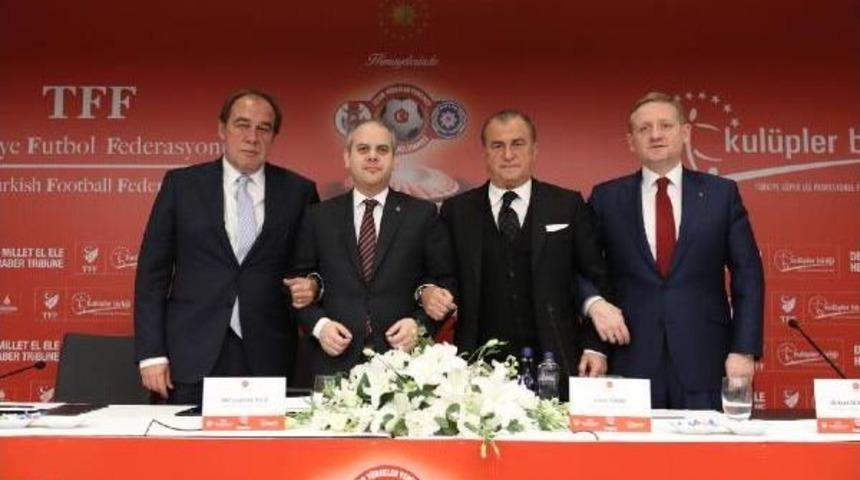 Futbol Ailesi Ter&ouml;re Karşı Sahada!